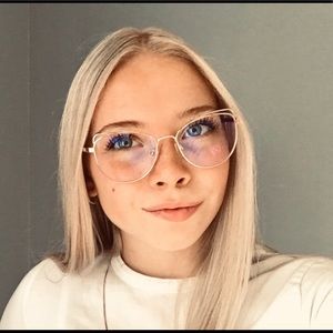 Meet your Posher, Kelly-ann